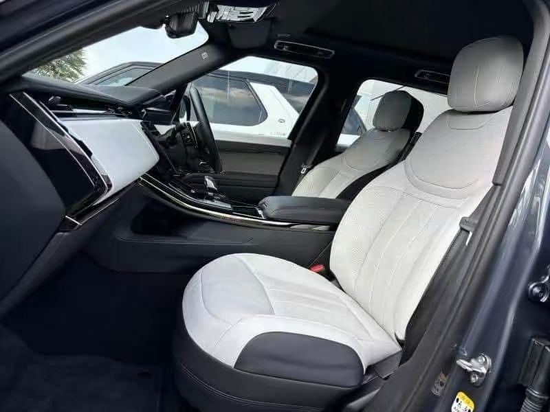 2022 Land Rover Range Rover Sport D350 Dynamic - Image 2