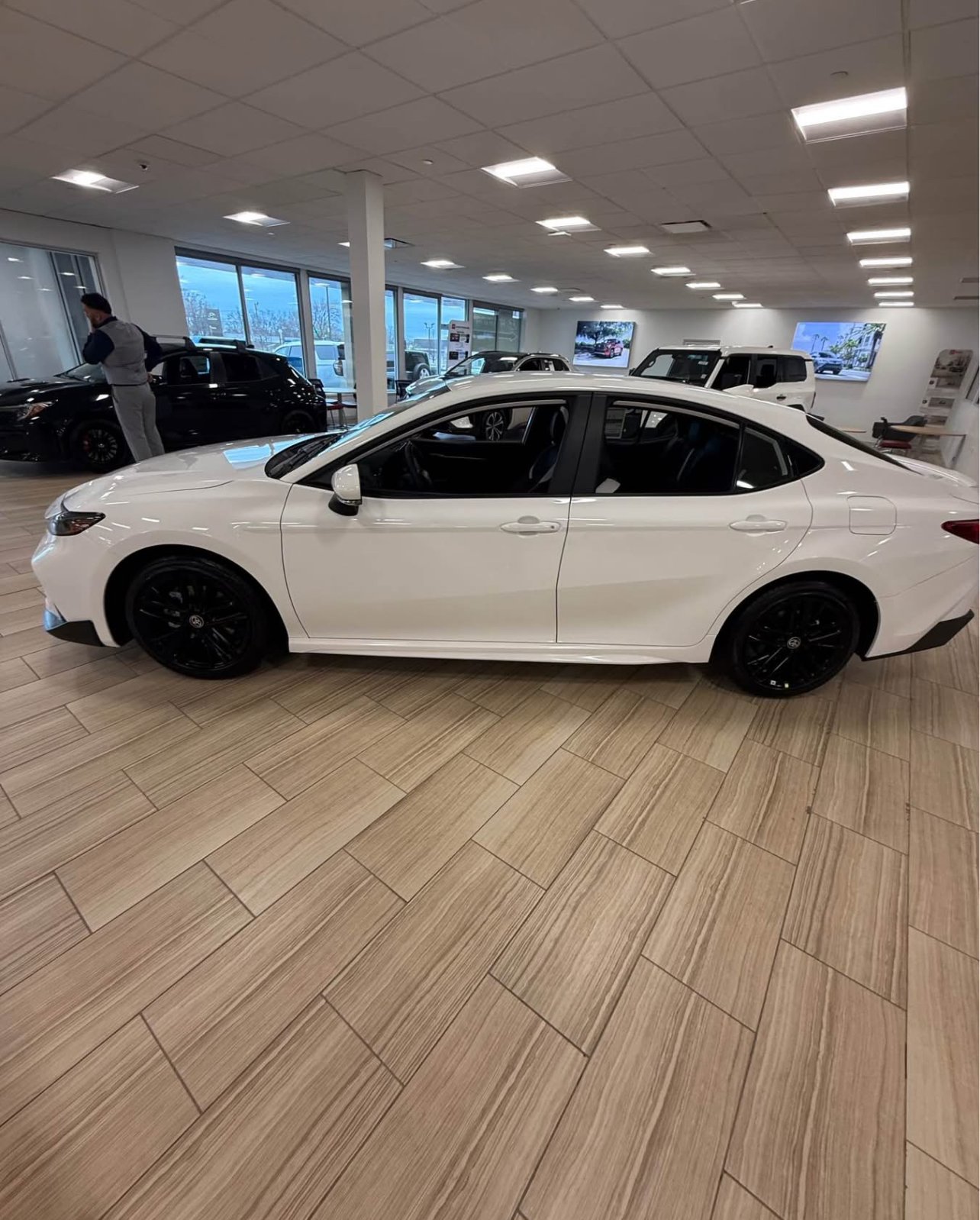 2025 Toyota Camry SE – Sedan for Sale - Image 2