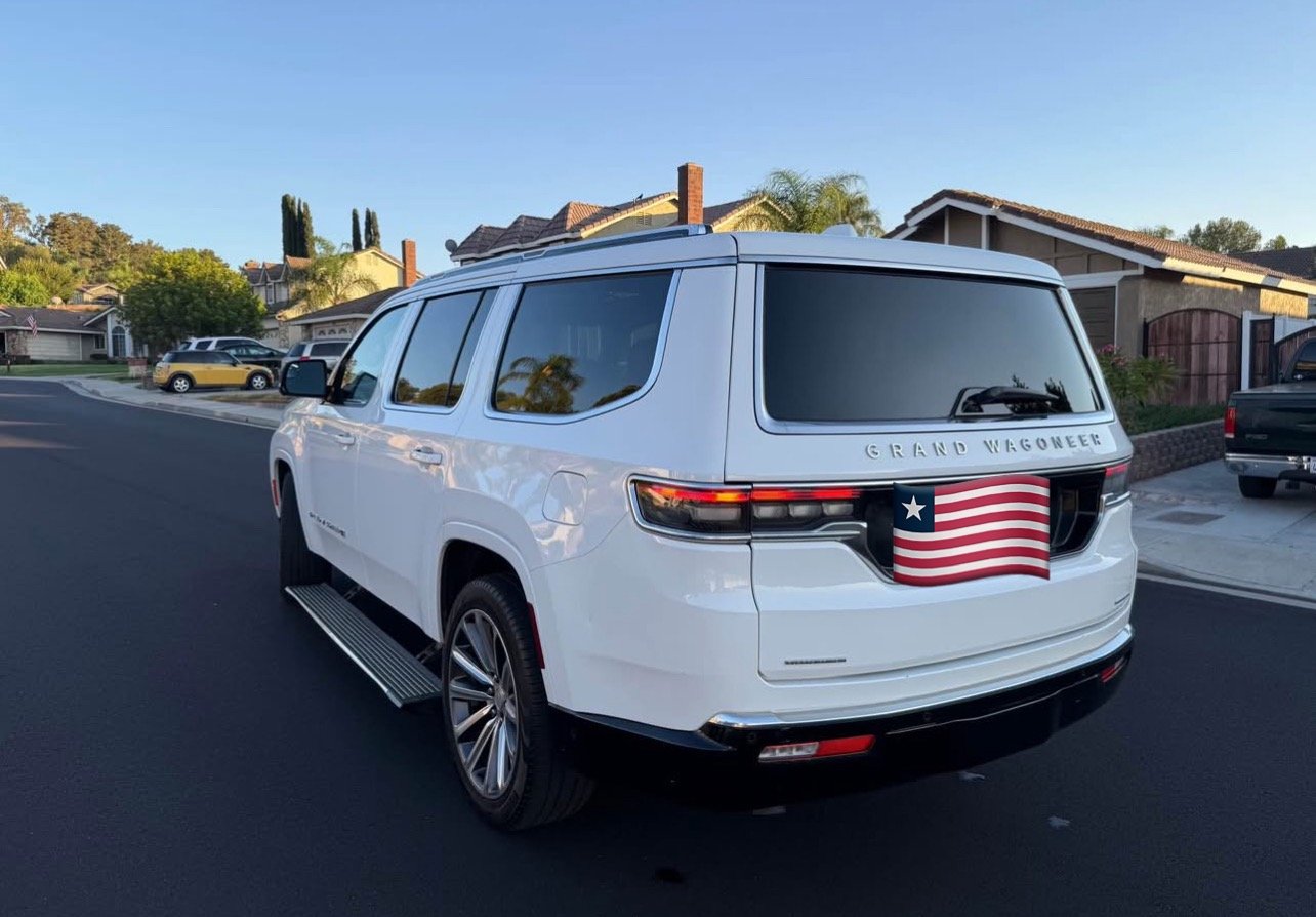 2023 Jeep Grand Wagoneer Series II – Fully Loaded Luxury 4x4 SUV - Image 2
