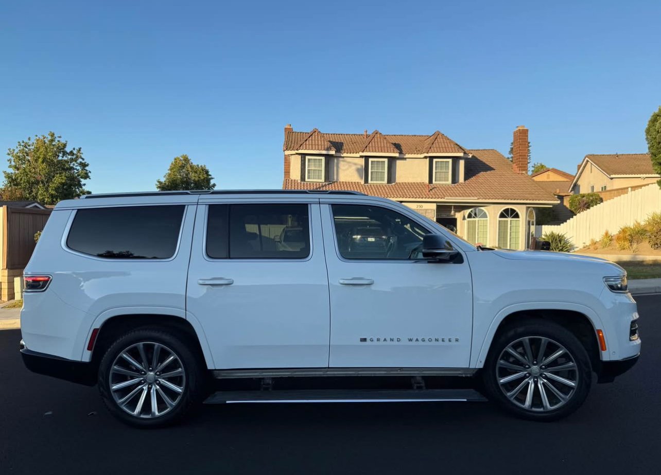 2023 Jeep Grand Wagoneer Series II – Fully Loaded Luxury 4x4 SUV - Image 4
